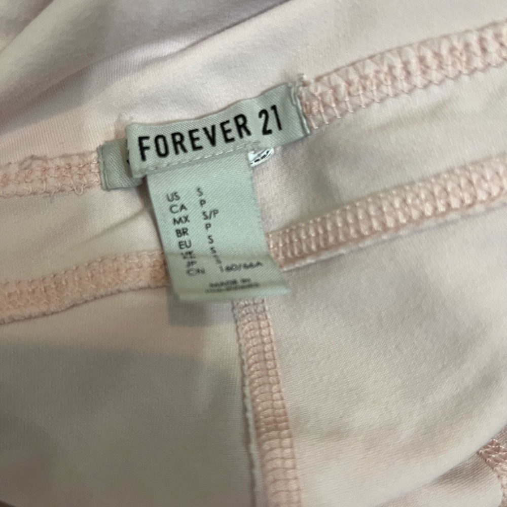Forever 21 Cropped Pink Workout Leggings - Picture 4 of 4